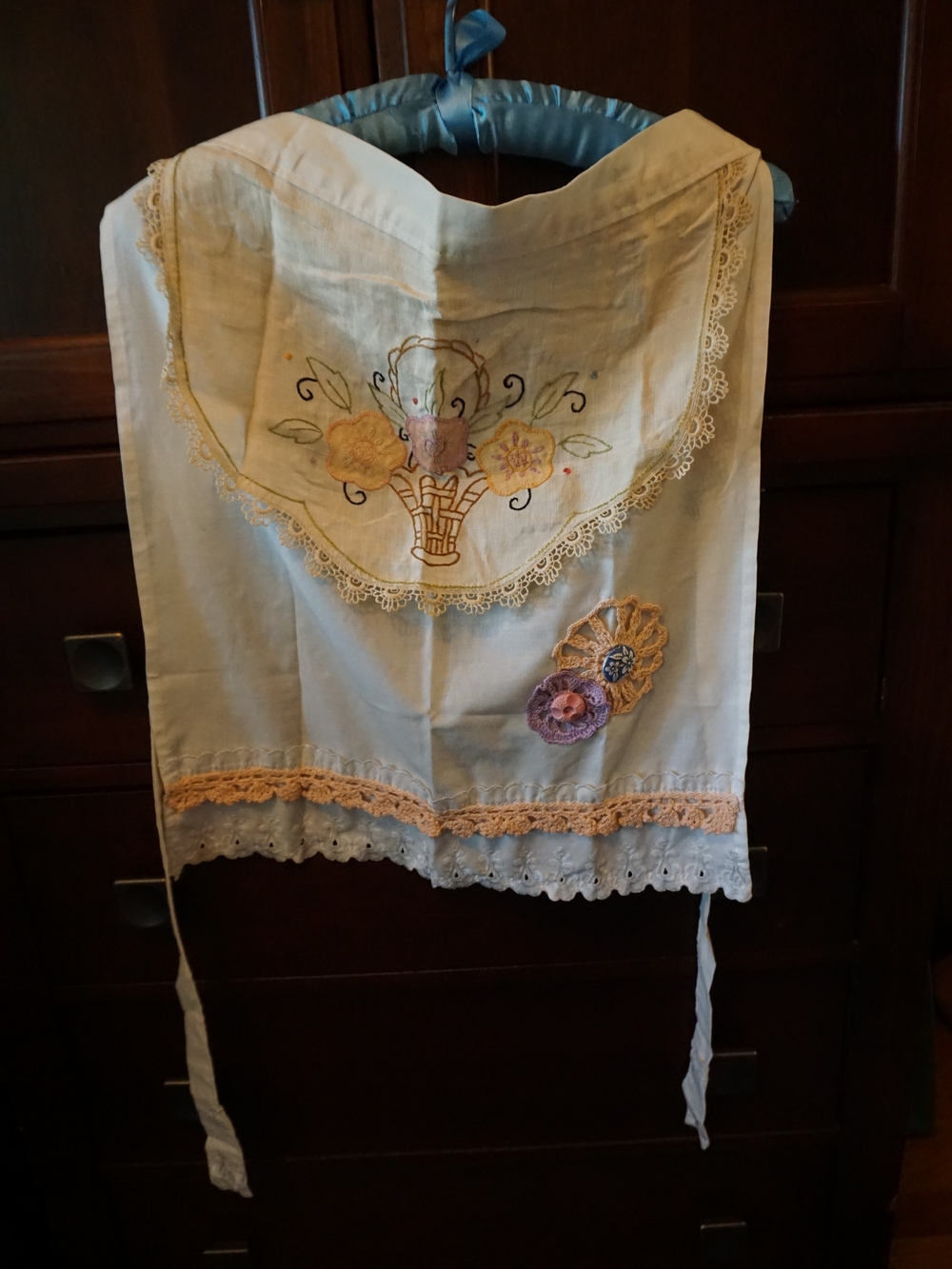 Vintage Cream Half Apron with Embroidered Floral Basket and Peach Lace
